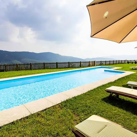 Casa vacanze Charming House In With Shared Pool